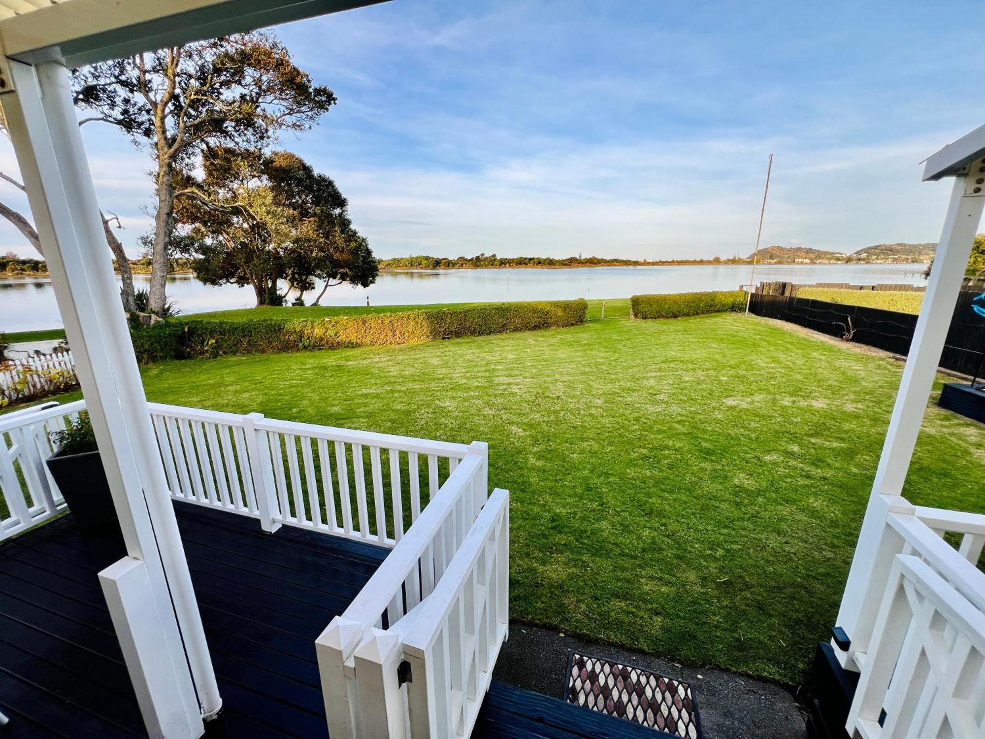 Monarch Cottage On The Estuary Athenree Екстер'єр фото